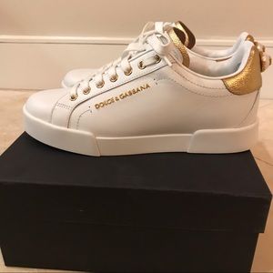 D&G women’s white leather sneakers! IN STORES NOW